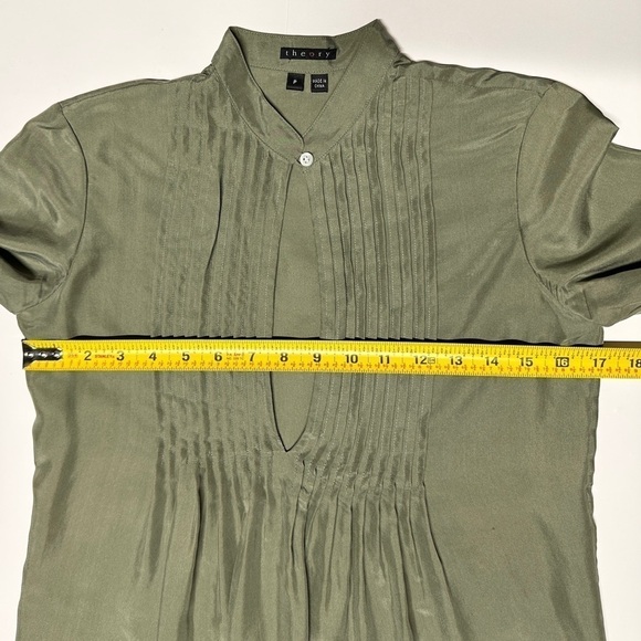 Theory Silk Bianca Pintuck Olive Green Pleated Blouse Peekaboo Top Size 0 - Picture 10 of 14
